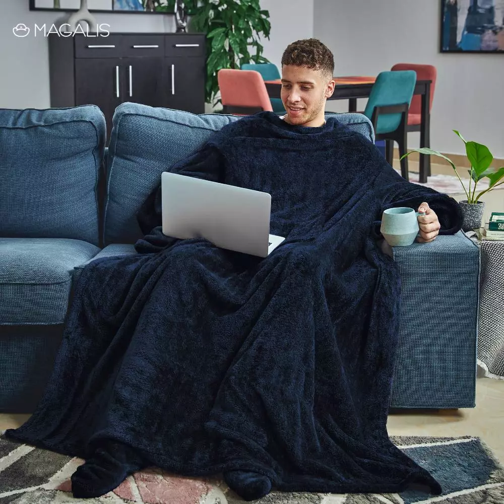 Toplo Blanket With Sleeves & Foot Pocket - Image 3