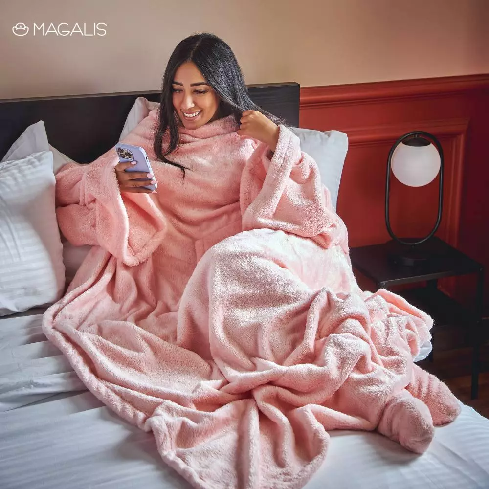 Toplo Blanket With Sleeves & Foot Pocket - Image 4